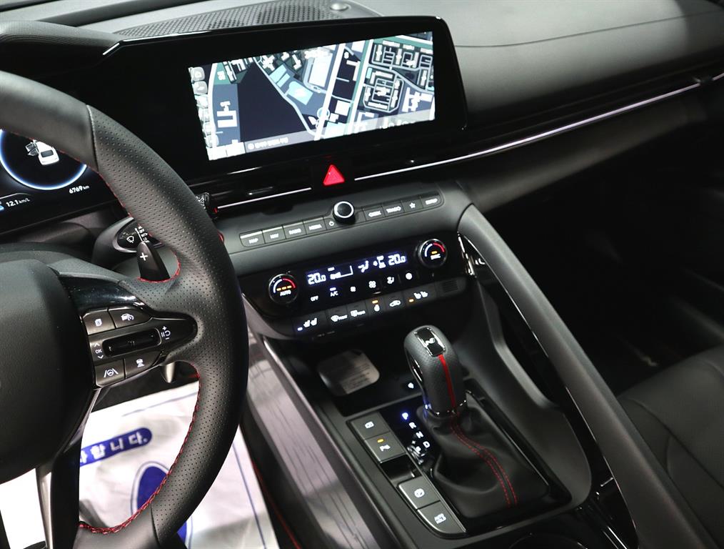 HYUNDAI Avante - Vista 11