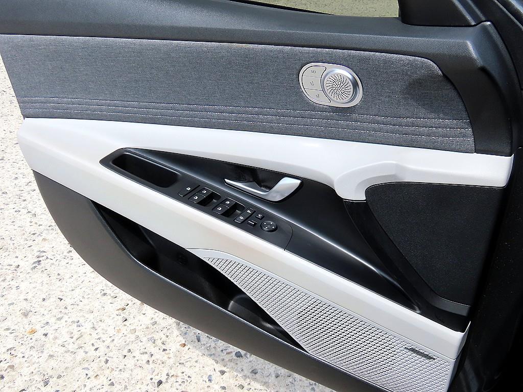 HYUNDAI Avante - Vista 11