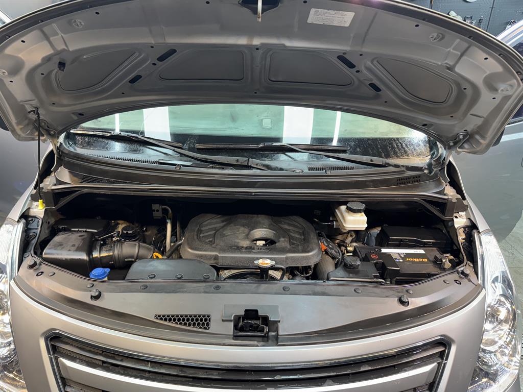 HYUNDAI Starex 2018 Gris - Importación desde Corea - HF Imports Iquique - Foto 18