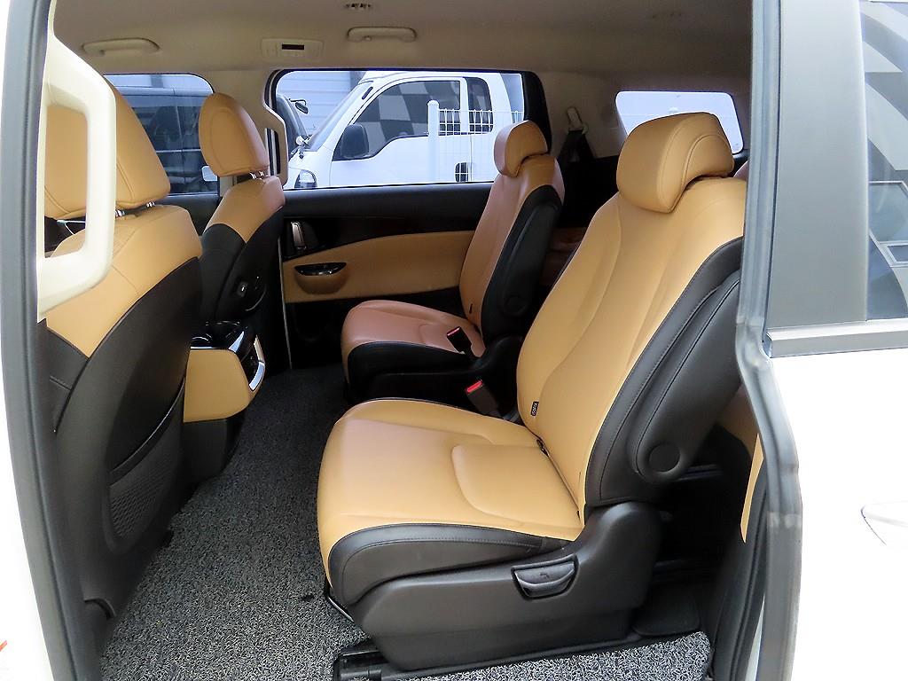 KIA Carnival - Vista 6