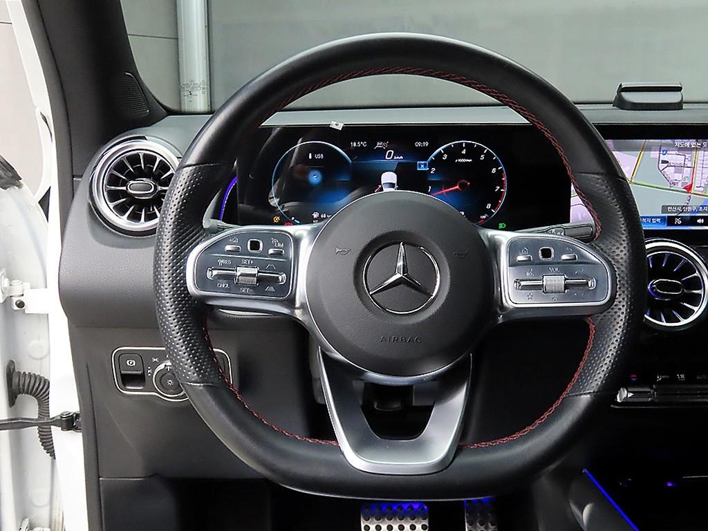 Mercedes Benz GLB Class - Vista 9
