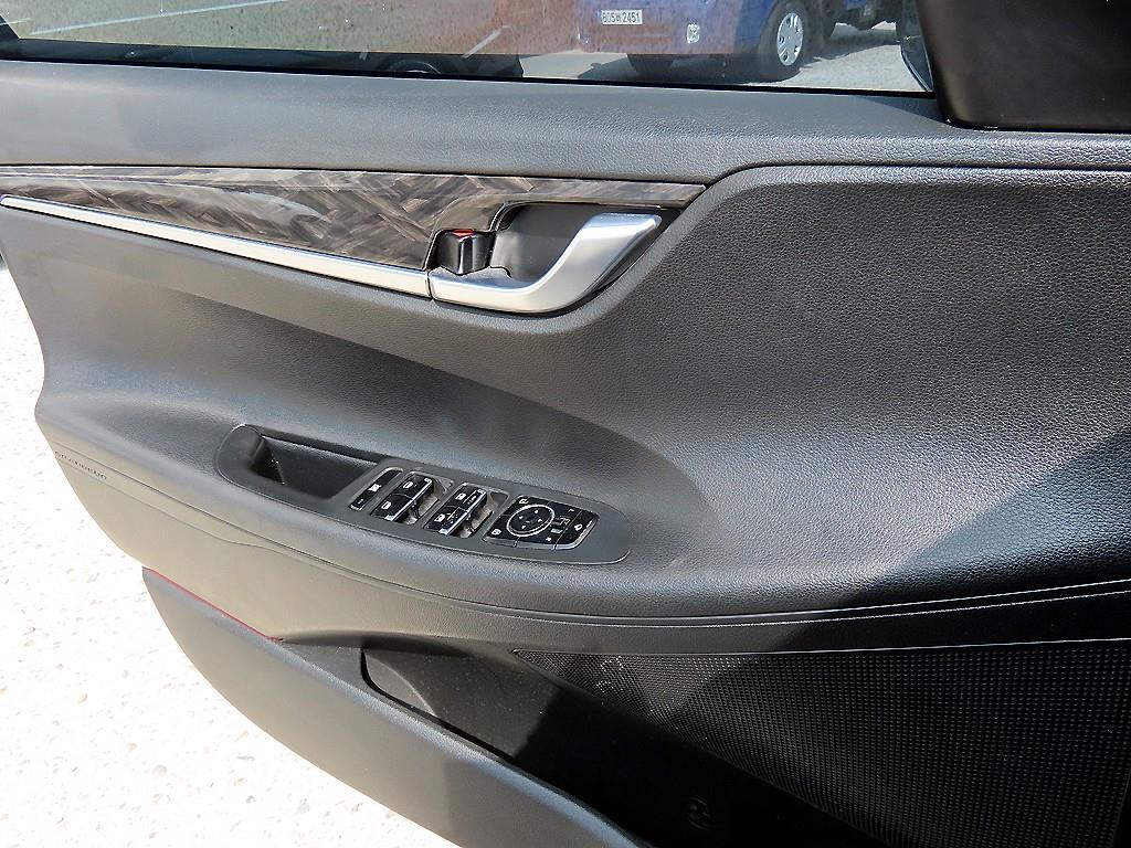 HYUNDAI Grandeur - Vista 11