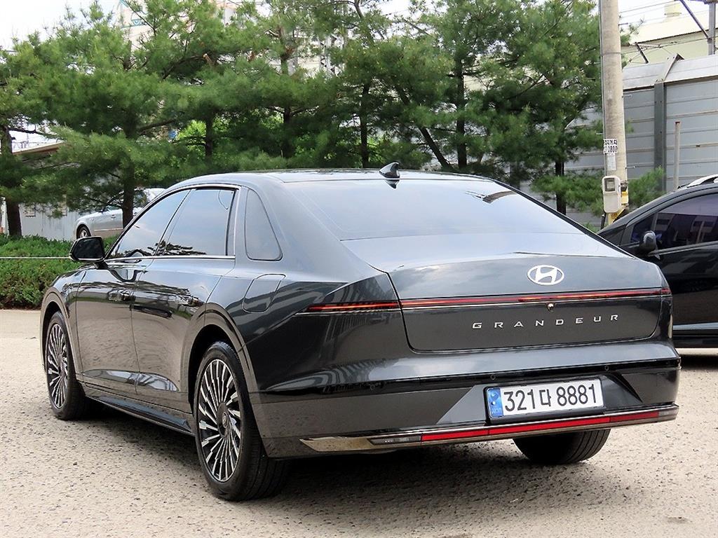 HYUNDAI Grandeur - Vista 3