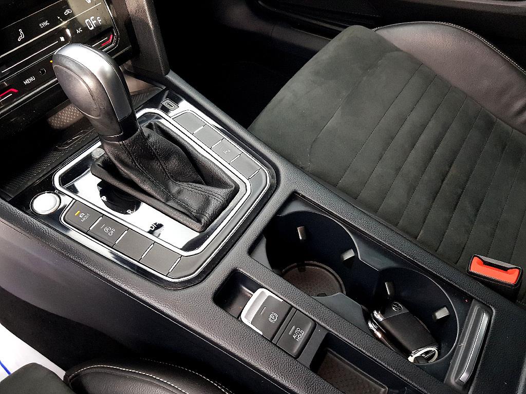 Volkswagen Passat 2022 Blanco - Importación desde Corea - HF Imports Iquique - Foto 13