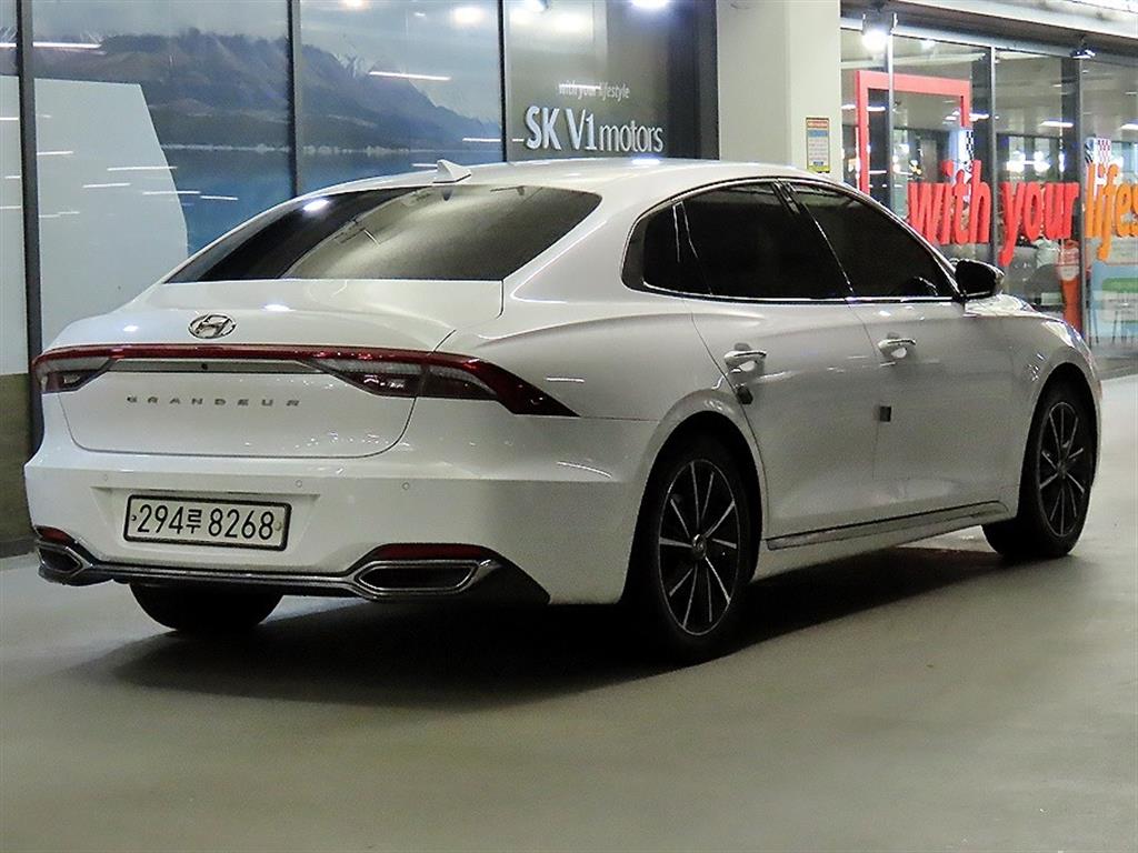 HYUNDAI Grandeur - Vista 4