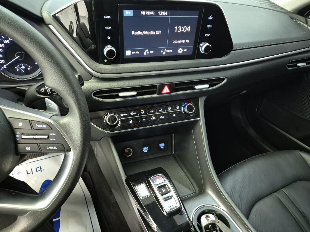 HYUNDAI Sonata - Vista 10