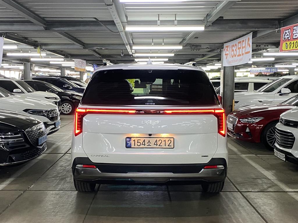 KIA Carnival - Vista 4