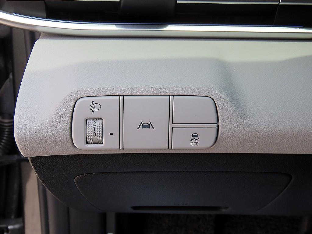 HYUNDAI Avante - Vista 12