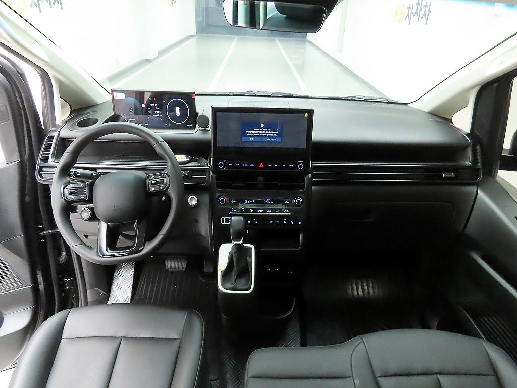 HYUNDAI Staria - Vista 8