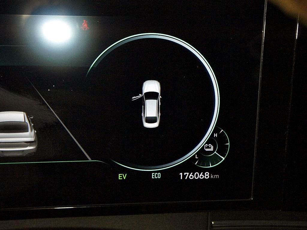 HYUNDAI Grandeur 2022 Negro - Importación desde Corea - HF Imports Iquique - Foto 9