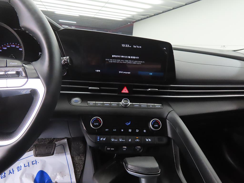 HYUNDAI Avante - Vista 10