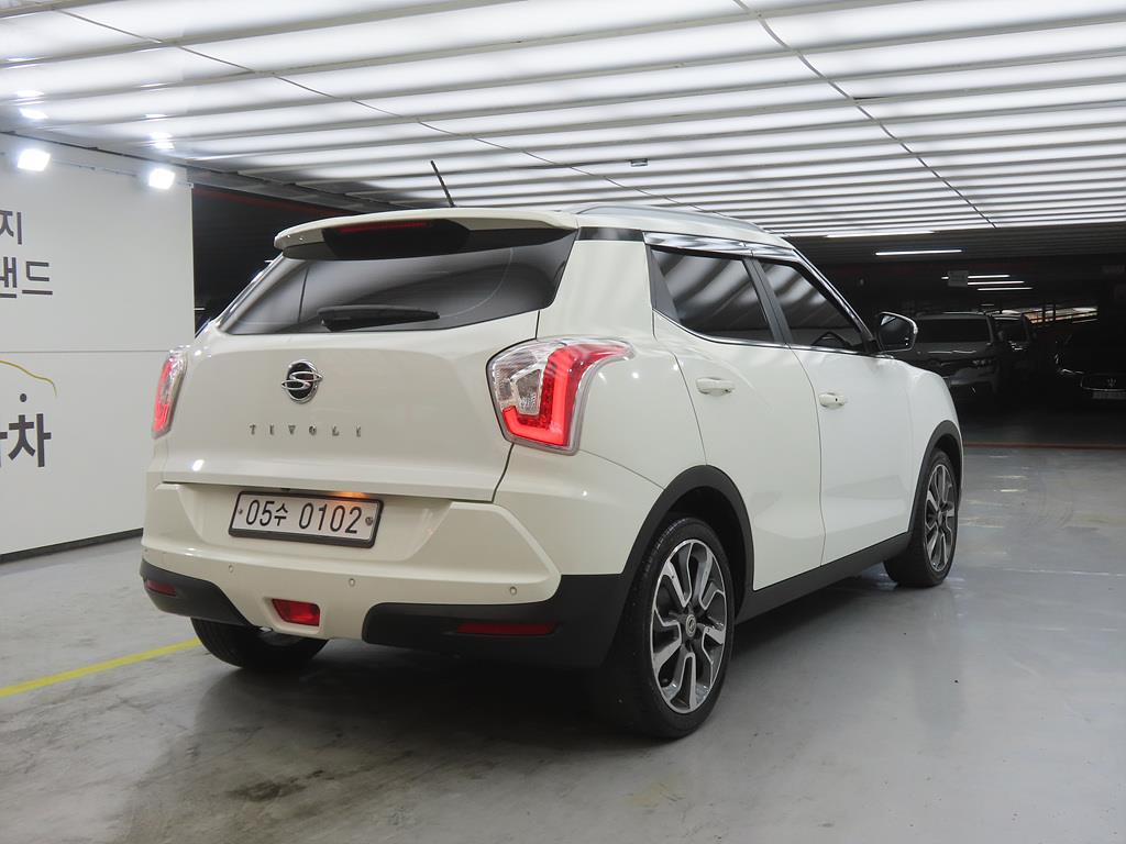 Ssangyong Tivoli - Vista 4