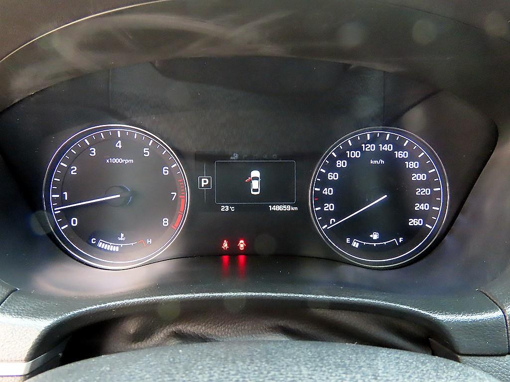 HYUNDAI Genesis - Vista 9