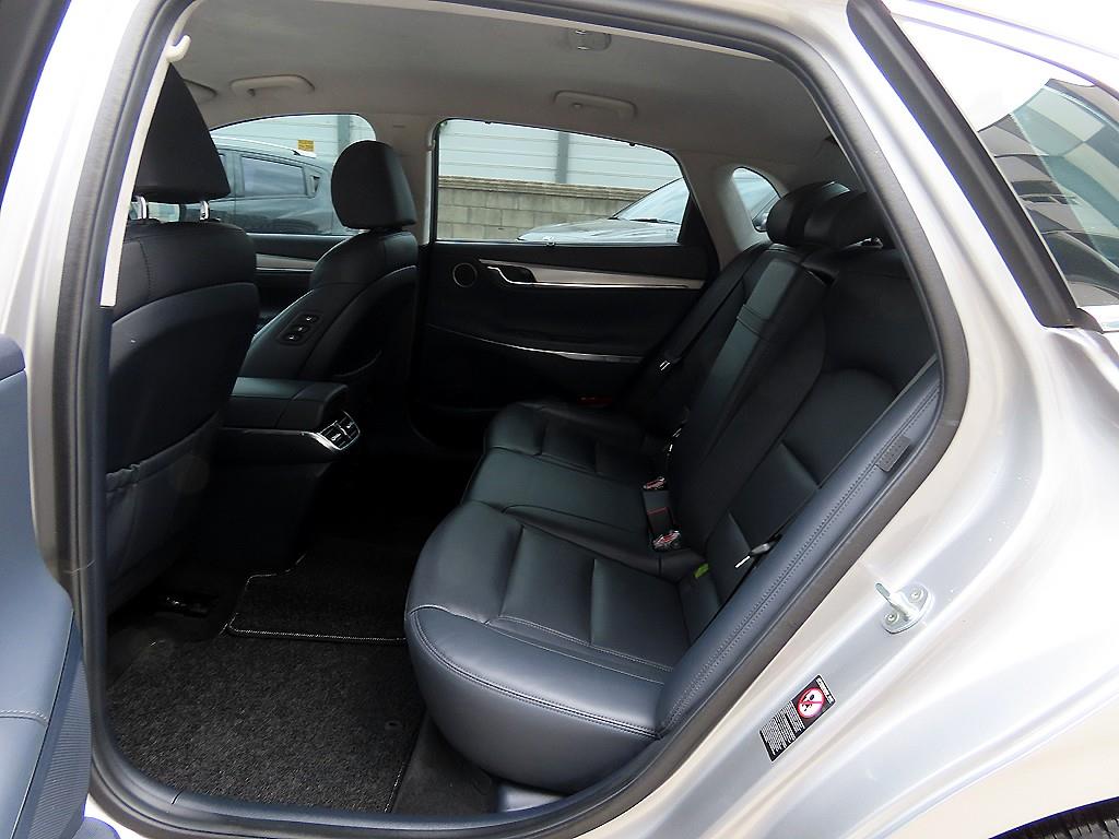 HYUNDAI Grandeur - Vista 6