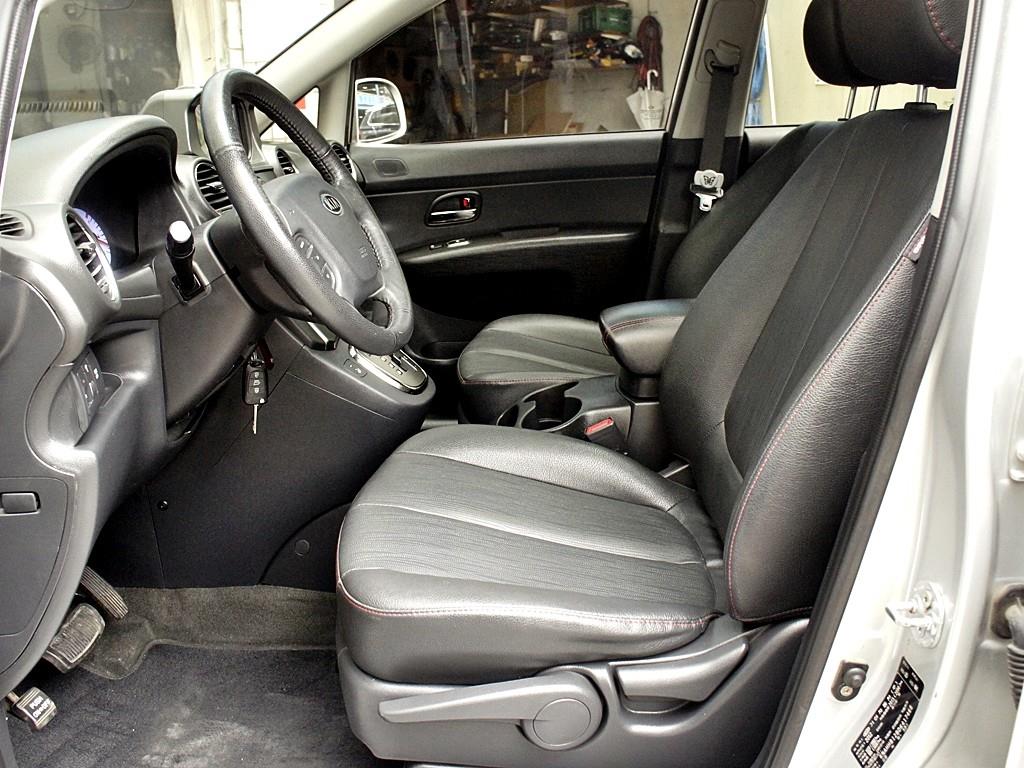KIA Carens - Vista 9