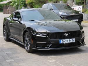 Ford Mustang - Vista 4