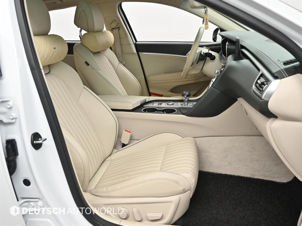 Genesis G70 - Vista 10