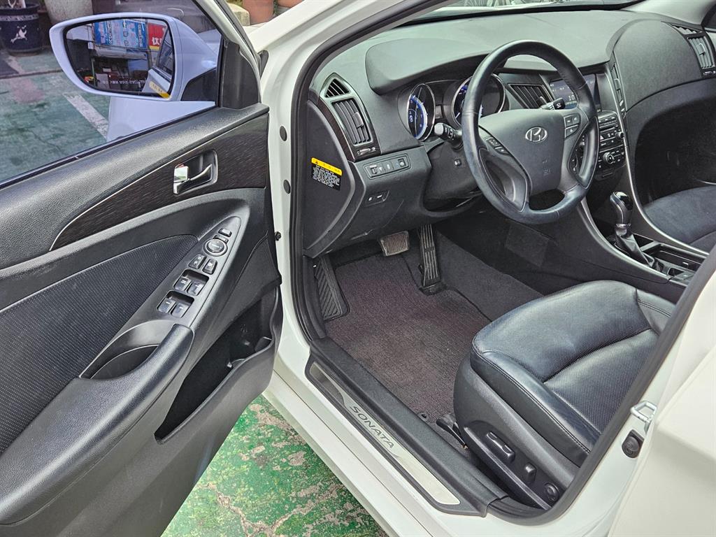 HYUNDAI Sonata - Vista 9