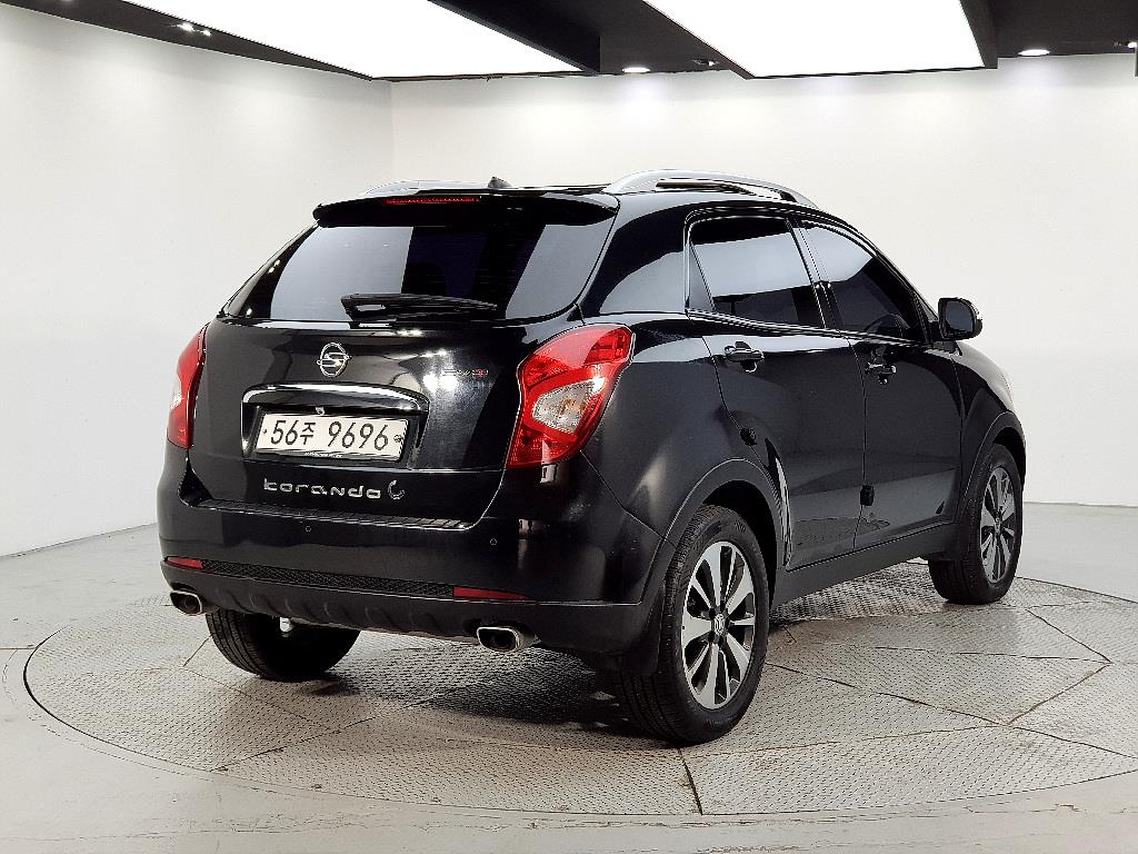 Ssangyong Korando - Vista 4