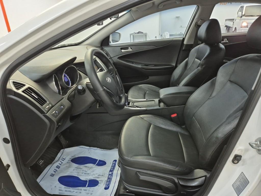 HYUNDAI Sonata - Vista 11