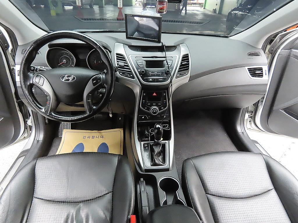 HYUNDAI Avante 2015 Gris - Importación desde Corea - HF Imports Iquique - Foto 11