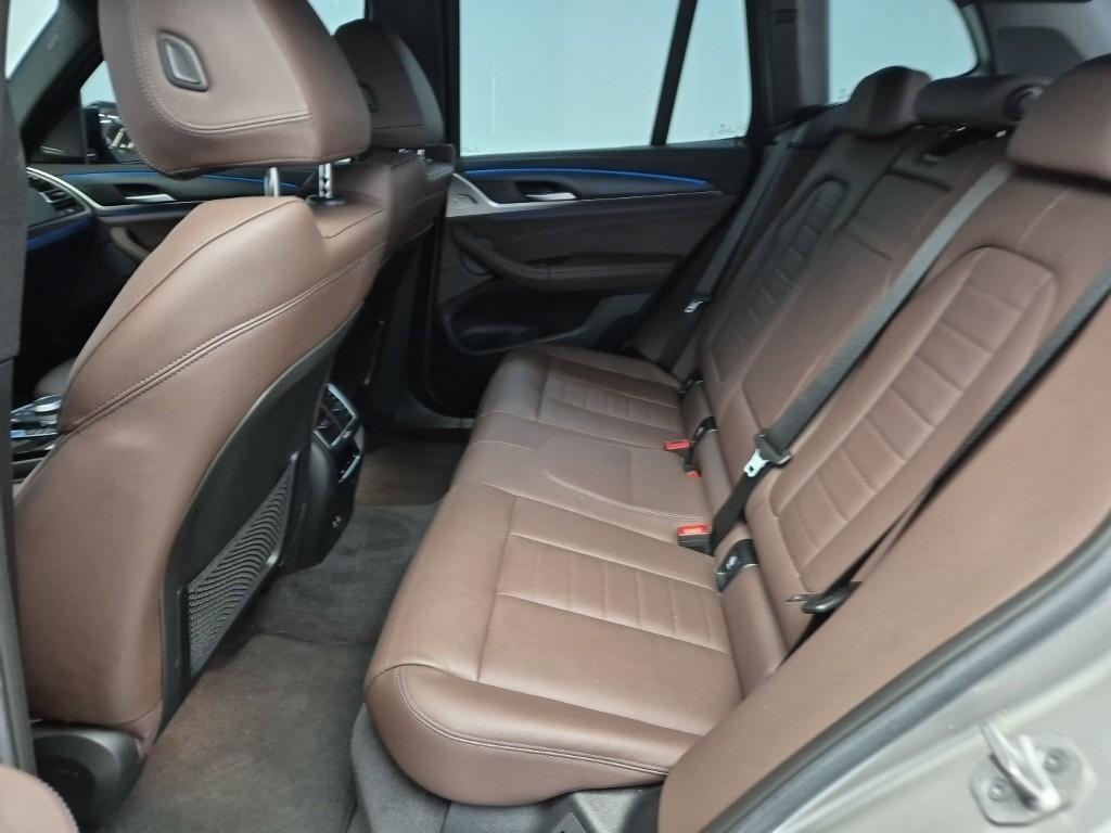 BMW iX3 - Vista 11