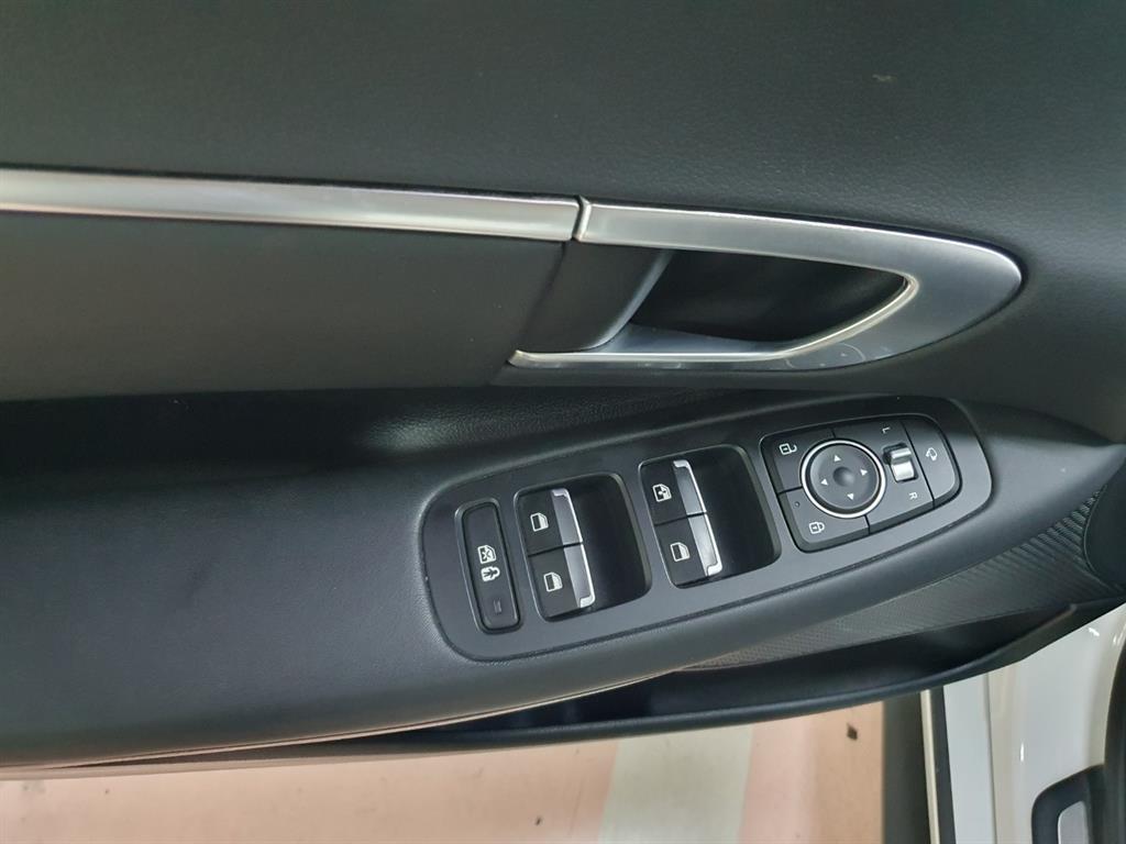 HYUNDAI Sonata - Vista 11