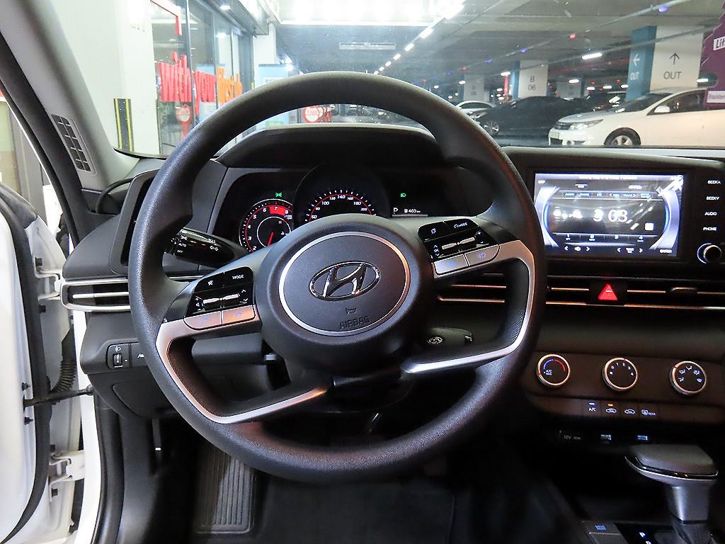 HYUNDAI Avante - Vista 8