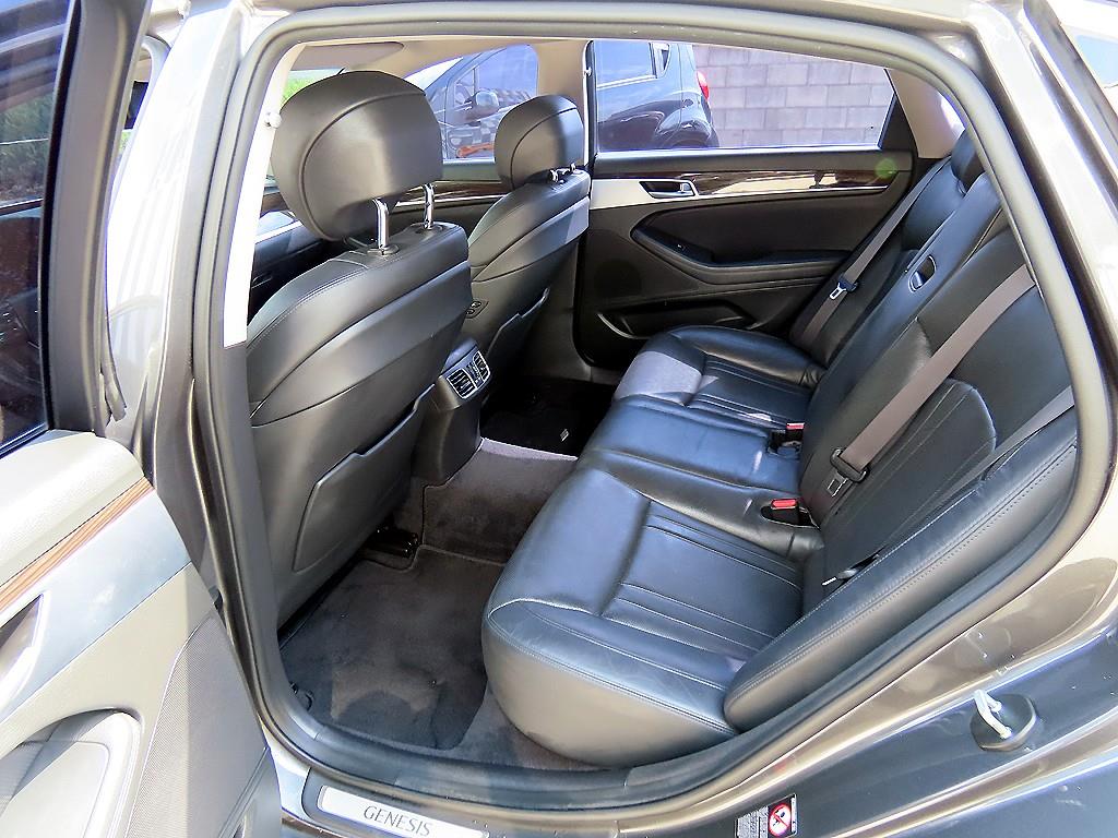 Genesis G80 - Vista 6