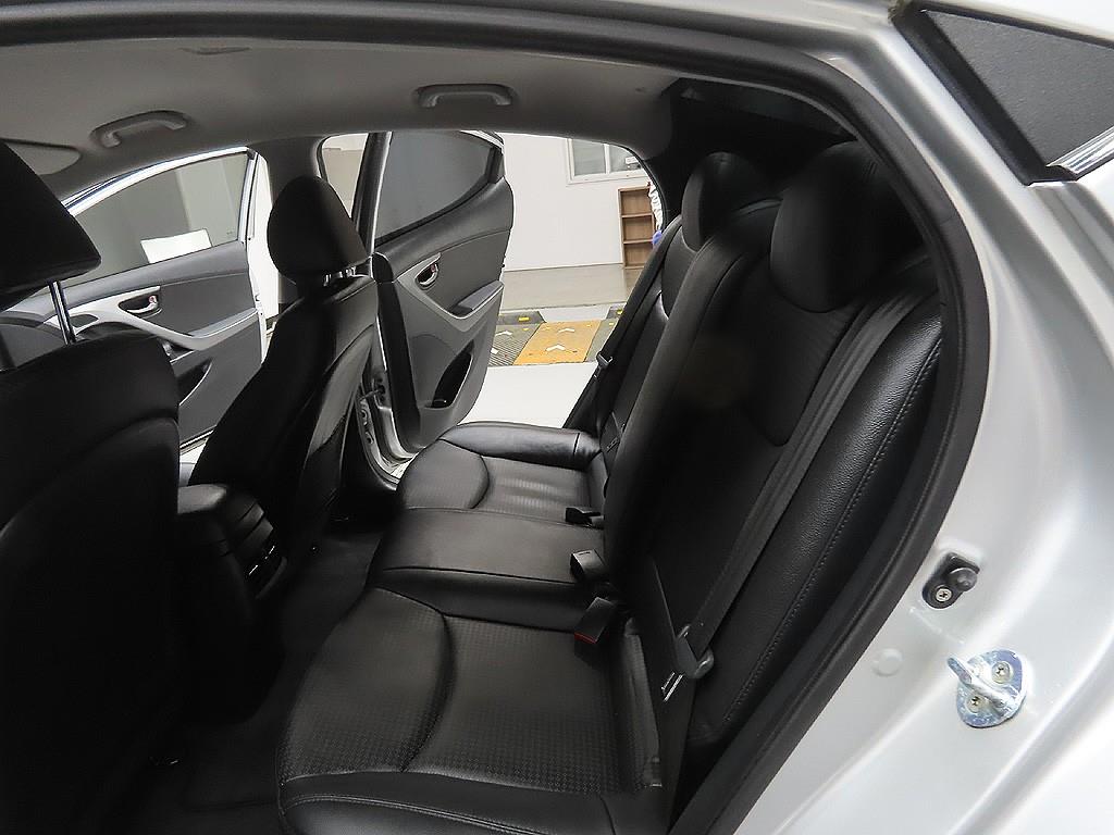 HYUNDAI Avante 2015 Gris - Importación desde Corea - HF Imports Iquique - Foto 9