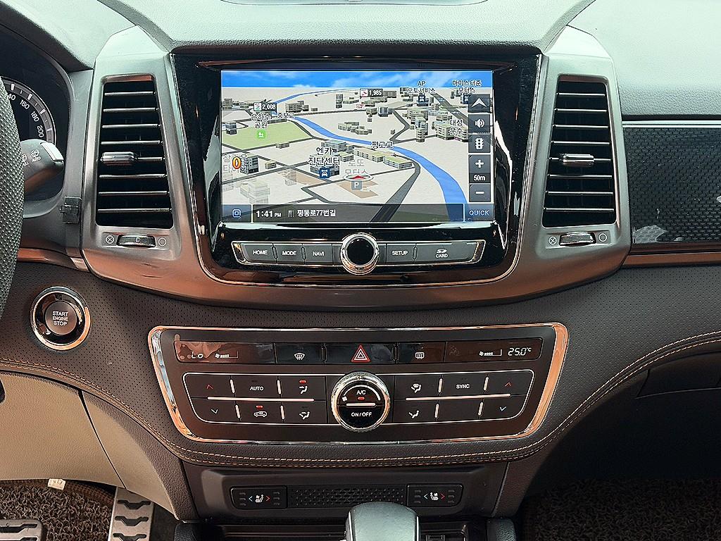 Ssangyong Rexton - Vista 10