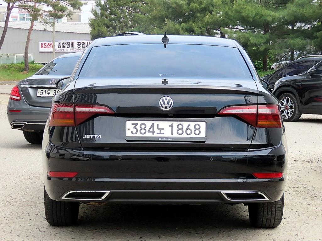 Volkswagen Jetta - Vista 4