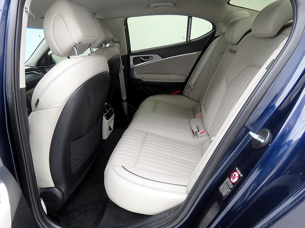 Genesis G70 - Vista 7
