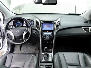 HYUNDAI i30 - Vista 10