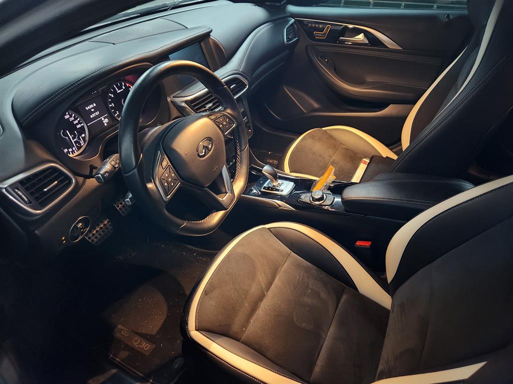 Infiniti Q - Vista 9