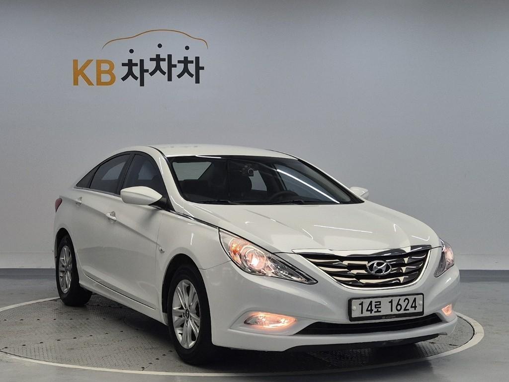 HYUNDAI Sonata - Vista 4