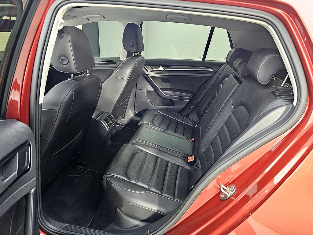 Volkswagen Golf - Vista 9