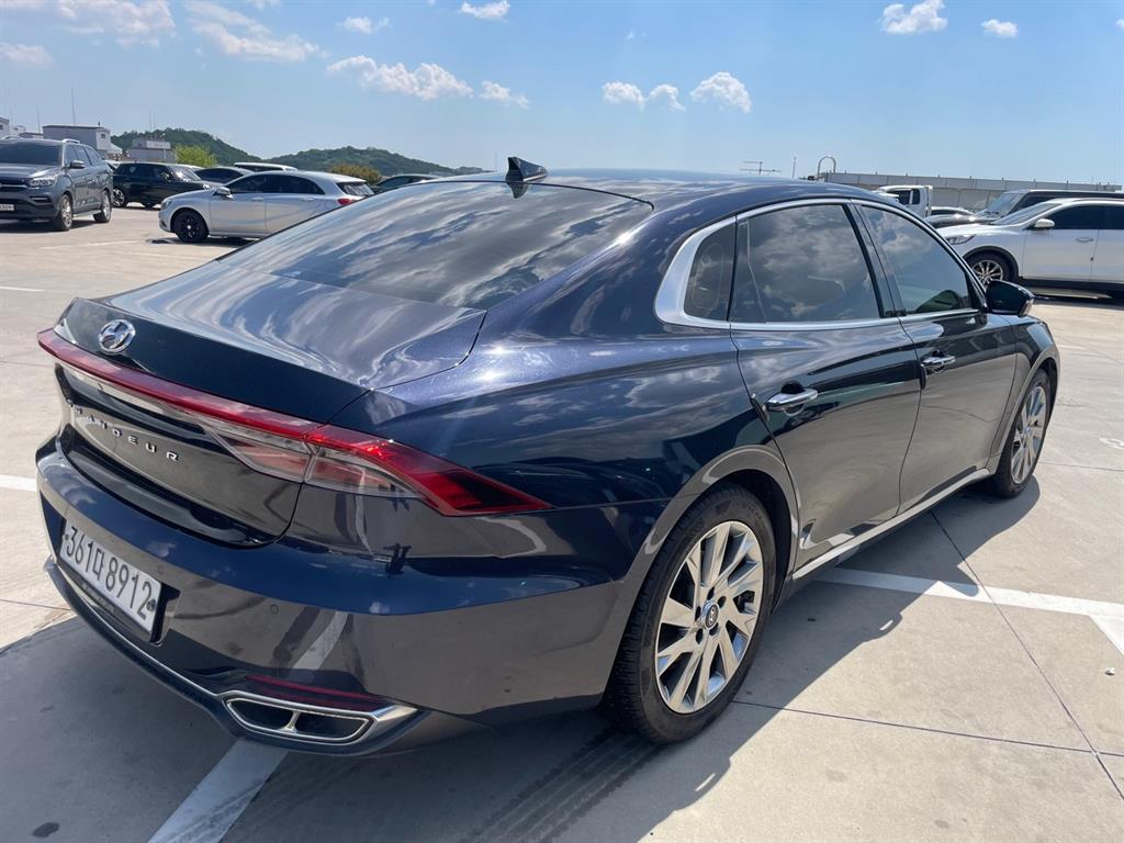 HYUNDAI Grandeur - Vista 5