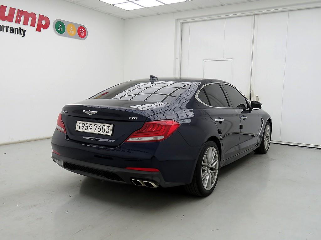 Genesis G70 - Vista 4