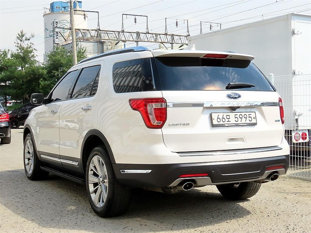 Ford Explorer - Vista 3
