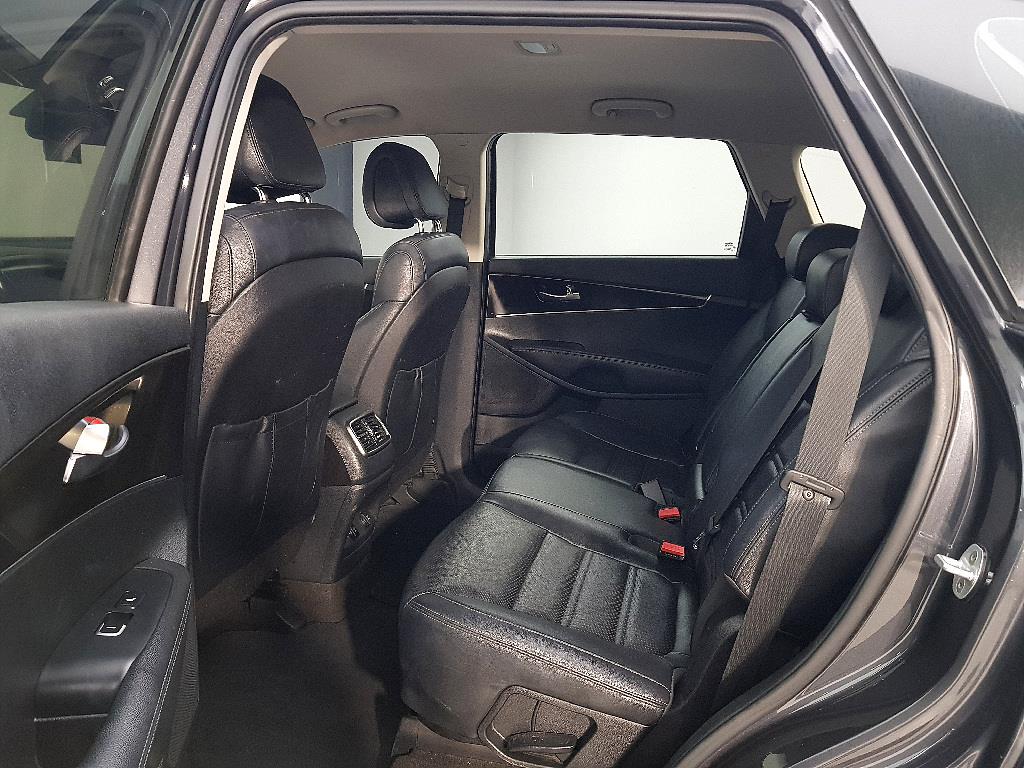 KIA Sorento - Vista 9