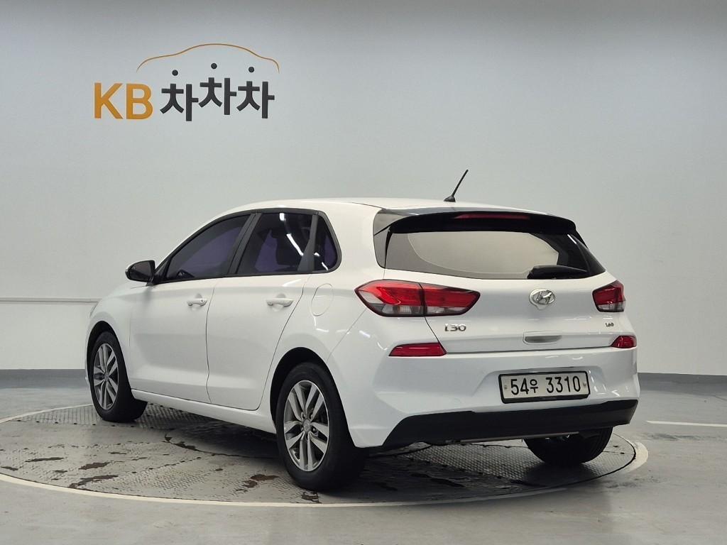 HYUNDAI i30 - Vista 2