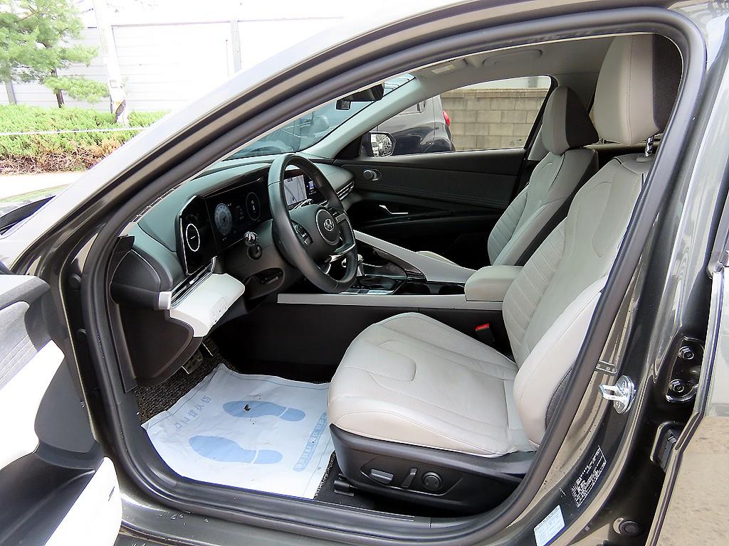 HYUNDAI Avante - Vista 5