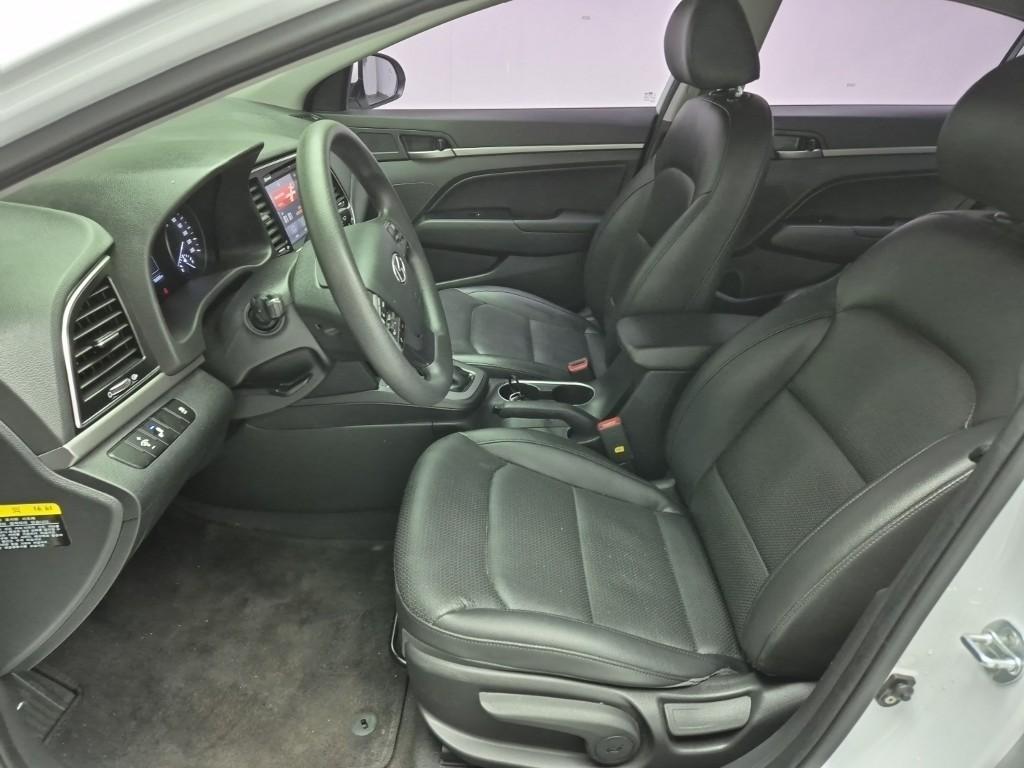 HYUNDAI Avante - Vista 11