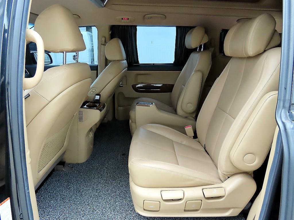 KIA Carnival - Vista 6