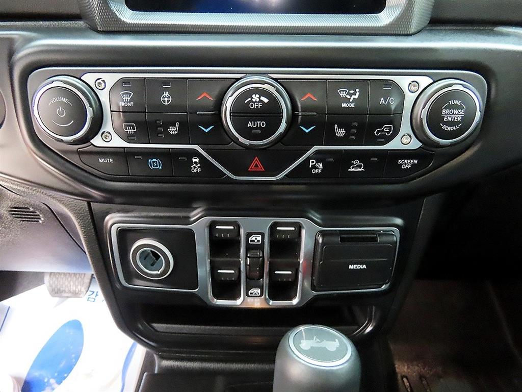 Jeep Wrangler 2022 Negro - Importación desde Corea - HF Imports Iquique - Foto 14