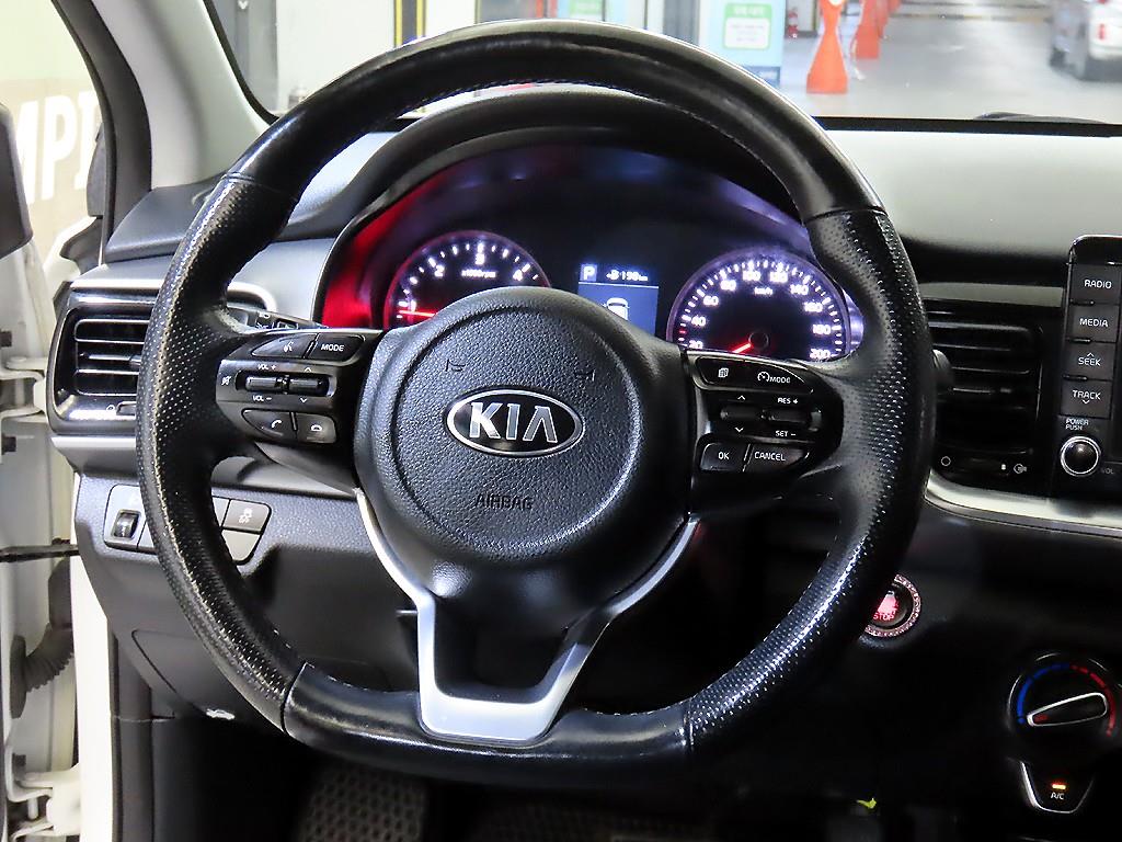 KIA Stonic - Vista 8