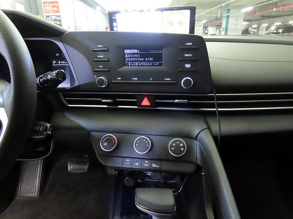 HYUNDAI Avante - Vista 11