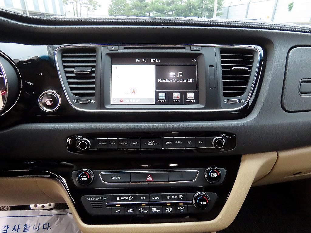 KIA Carnival 2018 Negro - Importación desde Corea - HF Imports Iquique - Foto 13