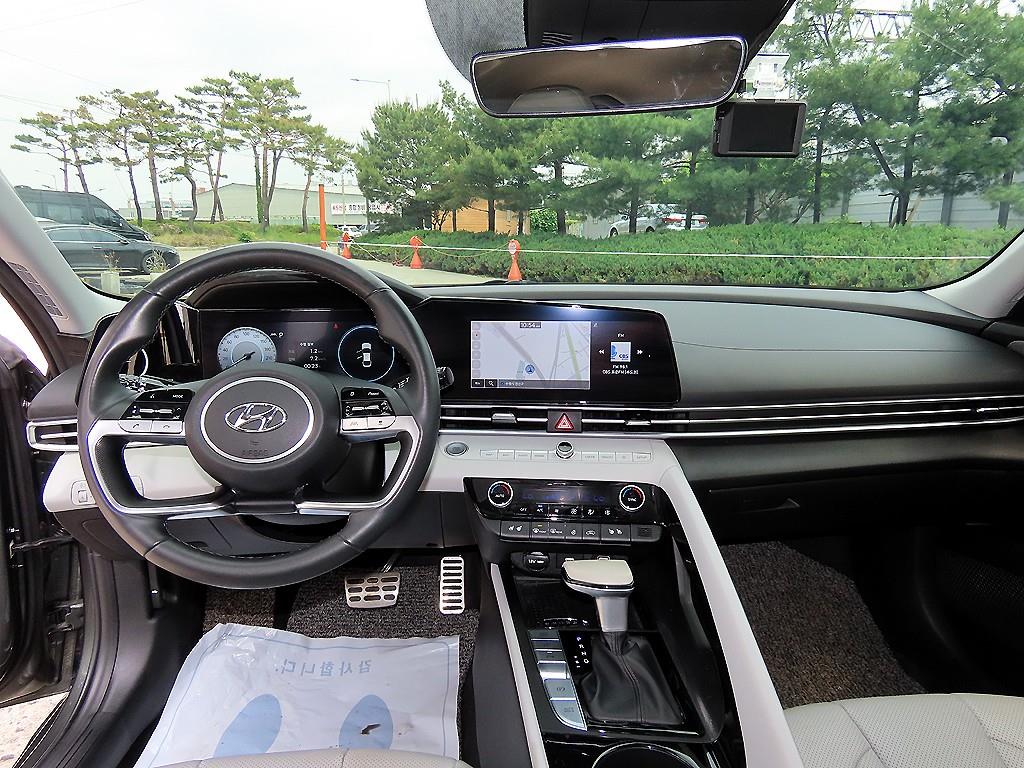 HYUNDAI Avante - Vista 7